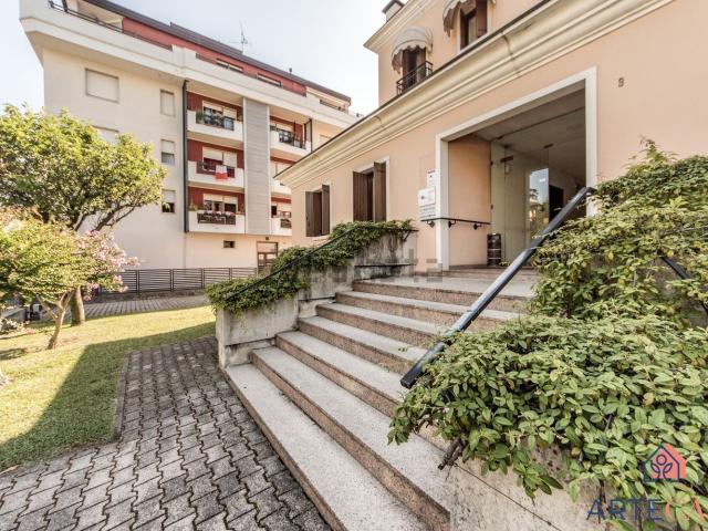 Ufficio in vendita di 60 m² in Via Alcide De Gasperi