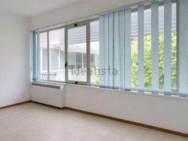 Ufficio in vendita di 60 m² in Via Martiri di Cervarolo, 22