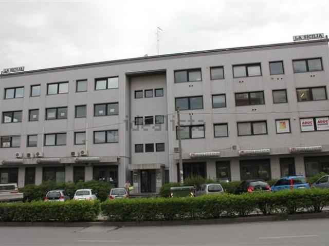 Ufficio in vendita di 60 m² in Viale Teracati, 39