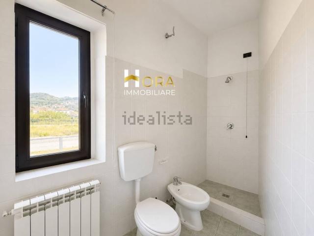 Ufficio in vendita di 610 m² in Via Giovanni Gentile