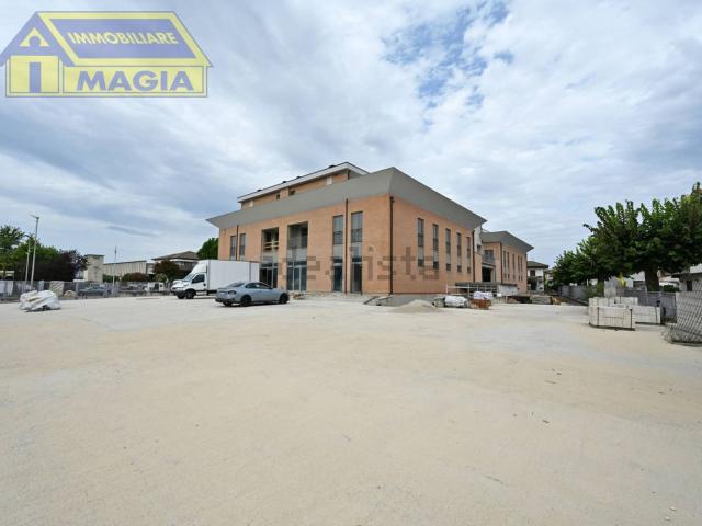 Ufficio in vendita di 61 m² in Via Vittorio Emanuele