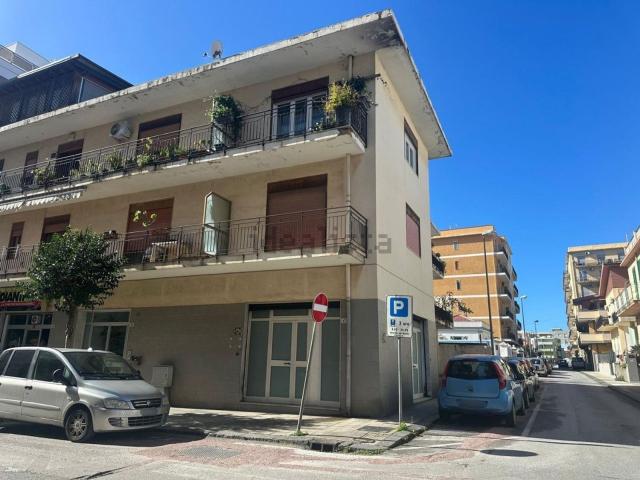 Ufficio in vendita di 61 m² in Via XX Settembre