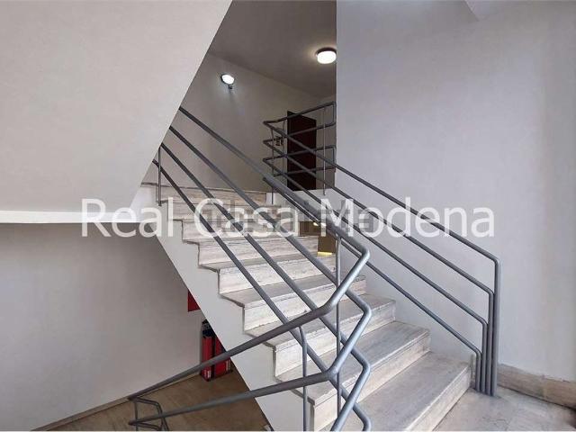 Ufficio in vendita di 625 m² in Via Alessandro Cagliostro