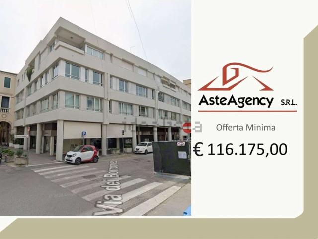 Ufficio in vendita di 65 m² in Via dei Borromeo, 16