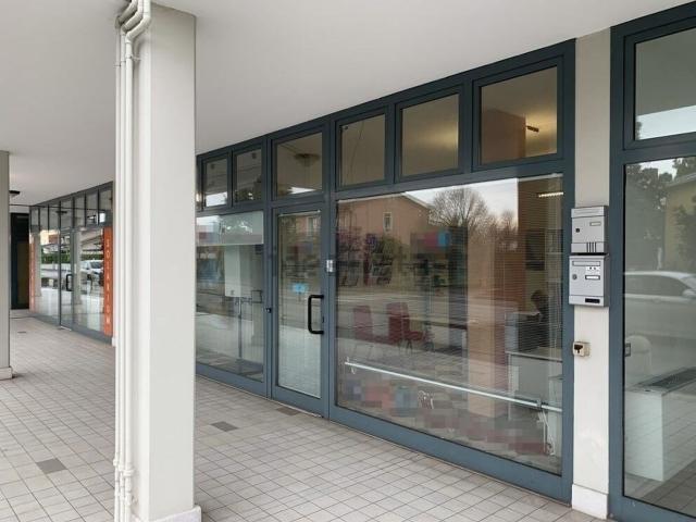 Ufficio in vendita di 65 m² in Via Fontane