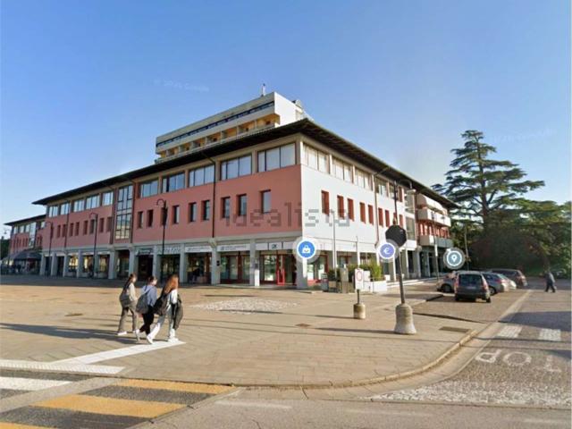 Ufficio in vendita di 65 m² in Piazza della Vittoria, 21