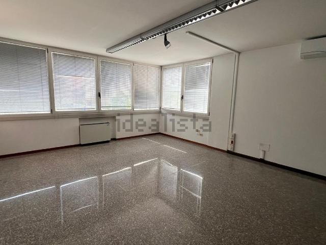 Ufficio in vendita di 66 m² in Via G. Dupré
