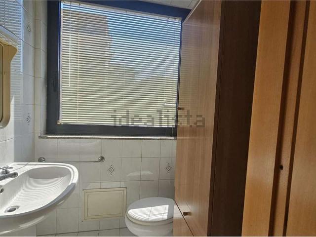 Ufficio in vendita di 66 m² in Viale Teracati