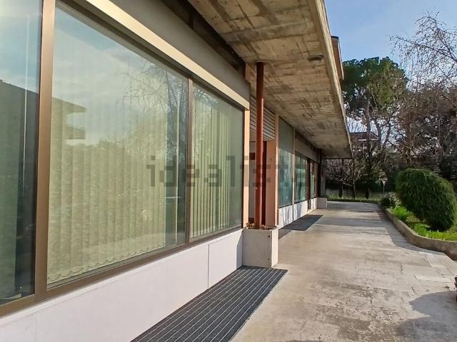 Ufficio in vendita di 67 m² in Via Gabriele D&apos Annunzio