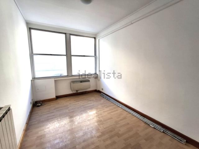 Ufficio in vendita di 67 m² in Via Roma