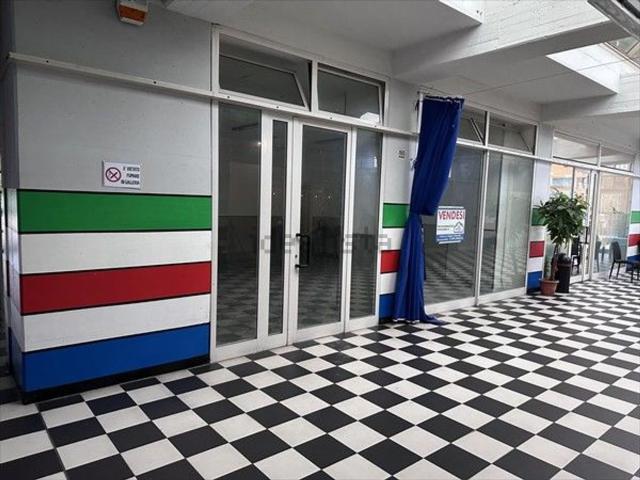 Ufficio in vendita di 67 m² in Via Roma, 19