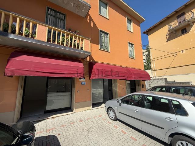 Ufficio in vendita di 69 m² in Via Antonio Comani, 5