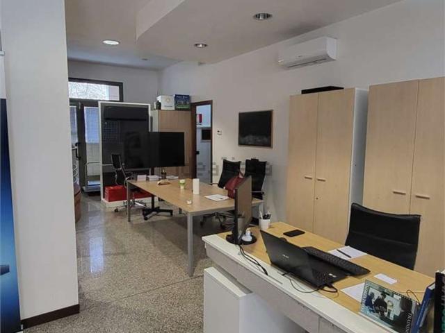 Ufficio in vendita di 70 m² in Via Carlo Cattaneo