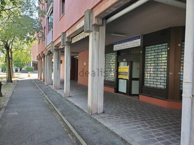Ufficio in vendita di 70 m² in Via Carlo Alberto Dalla Chiesa