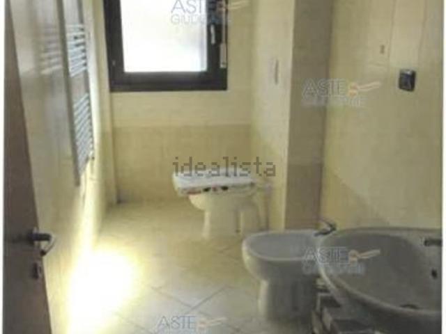Ufficio in vendita di 70 m² in Via Bologna, 66