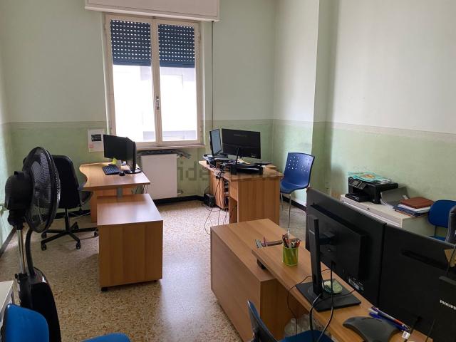 Ufficio in vendita di 70 m² in Via III Novembre, 8