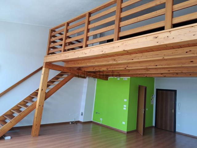 Ufficio in vendita di 70 m² in Via Luigi Einaudi