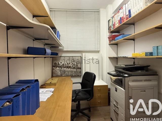 Ufficio in vendita di 70 m² in Via Spinello