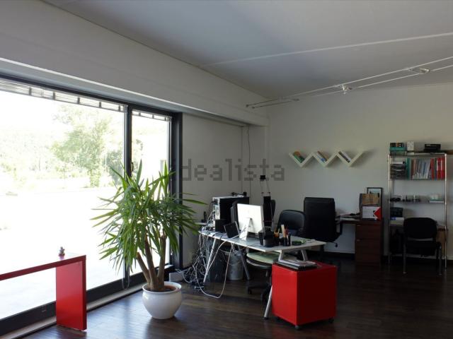 Ufficio in vendita di 70 m² in Via Po