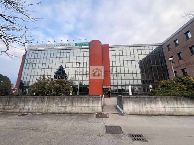 Ufficio in vendita di 70 m² in Via Veneto, 2