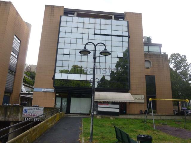 Ufficio in vendita di 70 m² in Viale Gaspare Finali