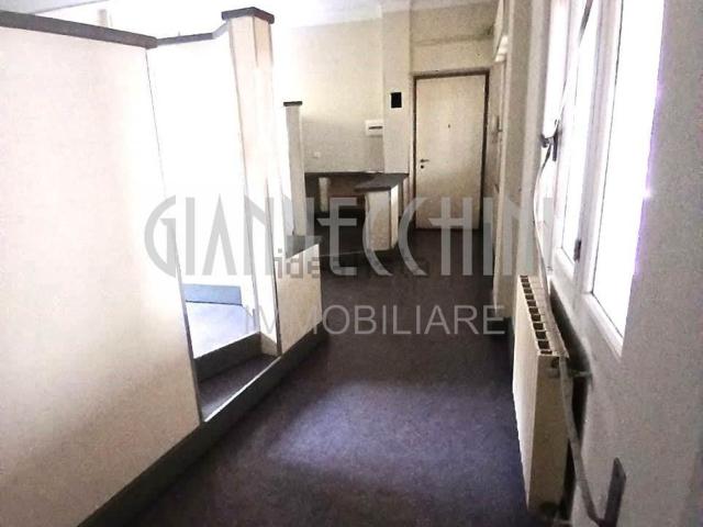 Ufficio in vendita di 71 m² in Via Vittorio Veneto, 277