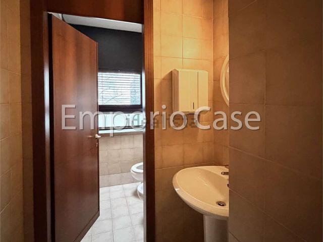 Ufficio in vendita di 71 m² in Viale Buon Pastore