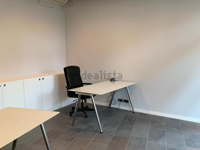 Ufficio in vendita di 72 m² in Via Giovanni Pascoli