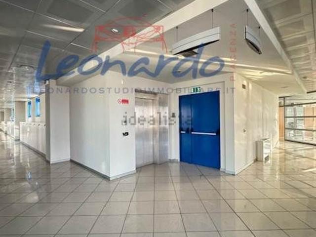 Ufficio in vendita di 730 m²