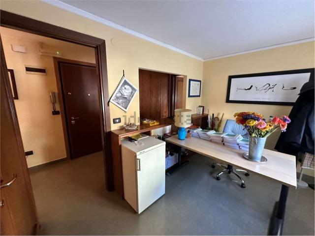 Ufficio in vendita di 73 m²