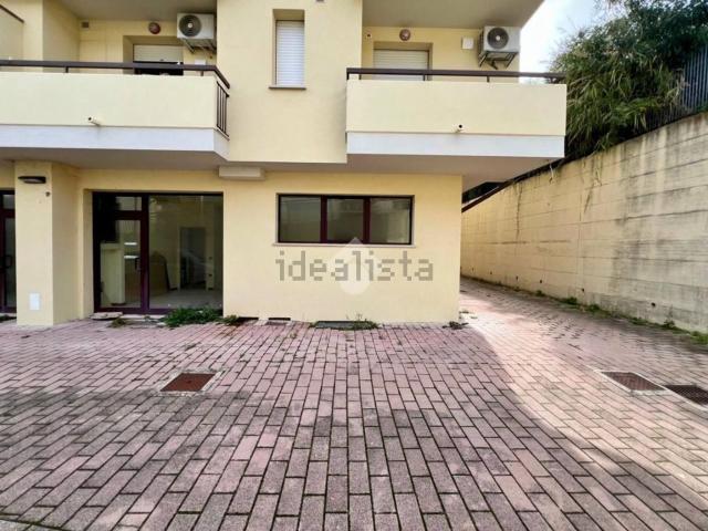 Ufficio in vendita di 73 m² in Via Roma, 58