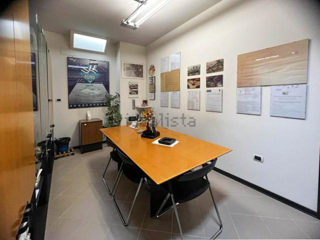 Ufficio in vendita di 70 m²