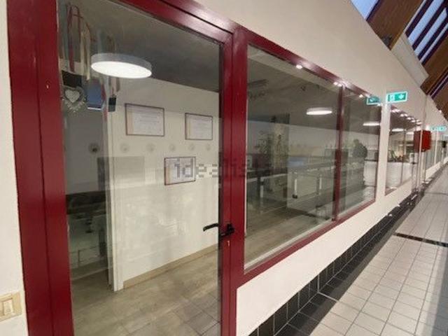 Ufficio in vendita di 75 m² in Via Andrea Costa, 56