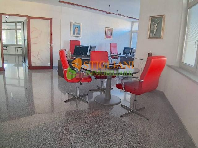 Ufficio in vendita di 75 m² in Via Gorizia