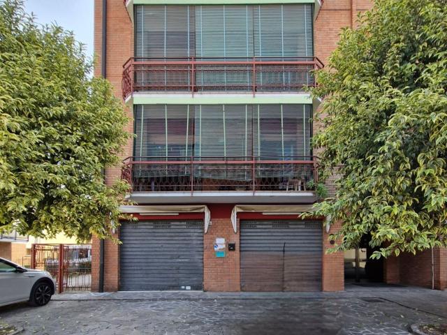 Ufficio in vendita di 75 m² in Via Galileo Ferraris