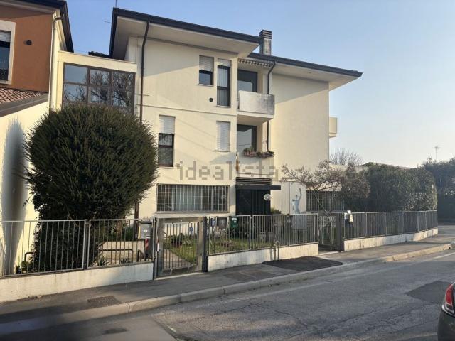 Ufficio in vendita di 75 m² in Via Guido Negri, 30