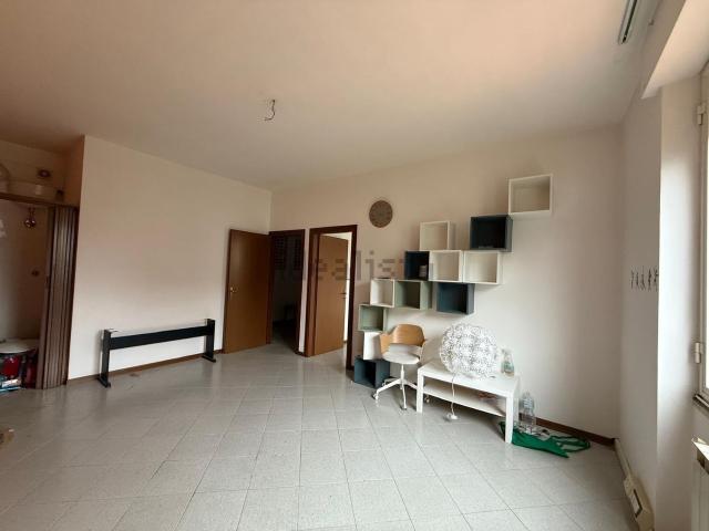 Ufficio in vendita di 75 m² in Via Igino Garbini, 37