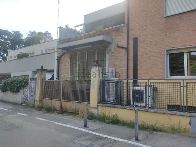Ufficio in vendita di 75 m² in Via Raffaele Bombelli