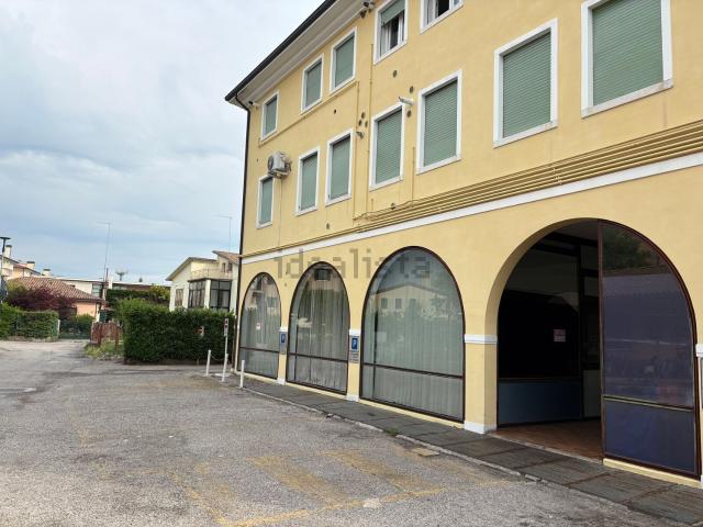 Ufficio in vendita di 75 m² in Piazza Umberto I, 2