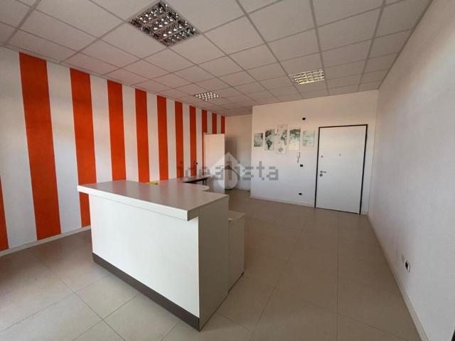 Ufficio in vendita di 77 m² in Via San Giorgio, 2