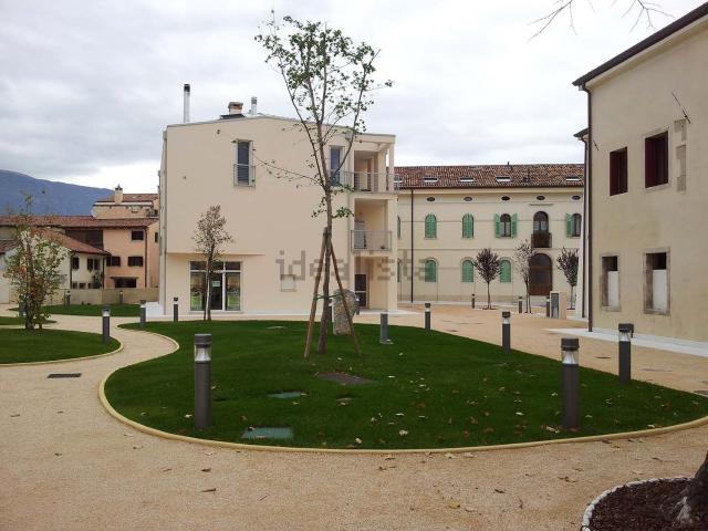 Ufficio in vendita di 77 m² in Piazza Meschio, 11