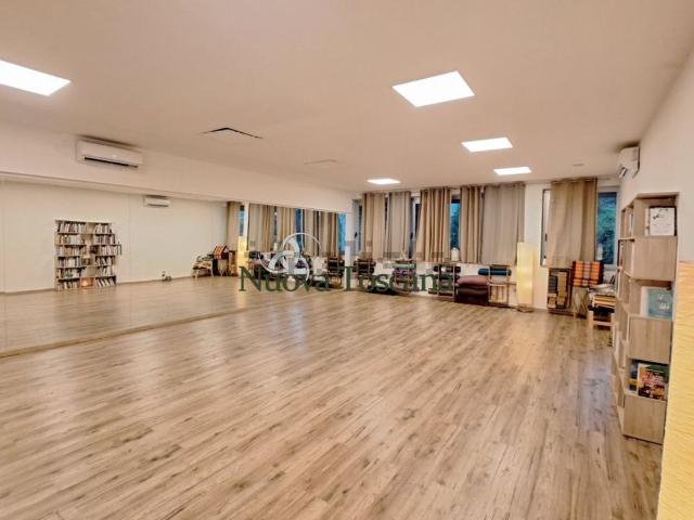 Ufficio in vendita di 78 m² in Via Anconetana