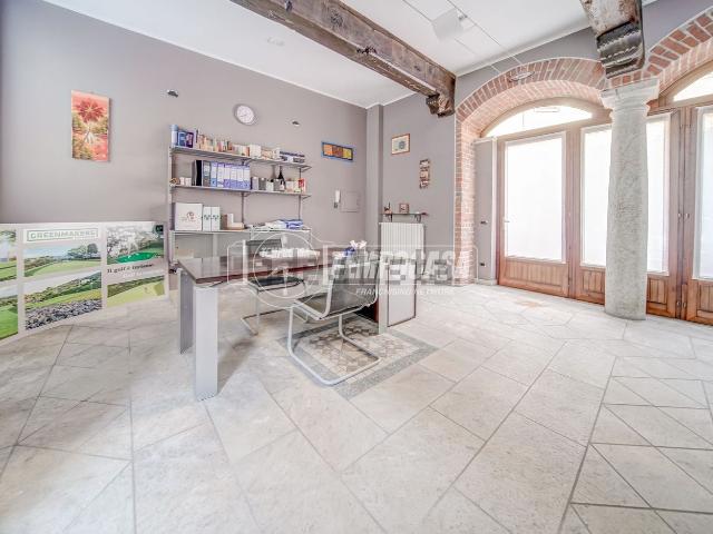 Ufficio in vendita di 79 m² in Via Prevosto Felice Piana