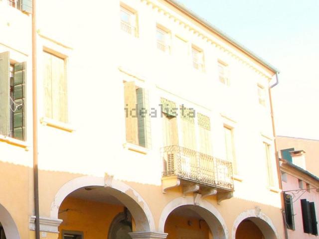 Ufficio in vendita di 800 m² in Via Cavour, 93