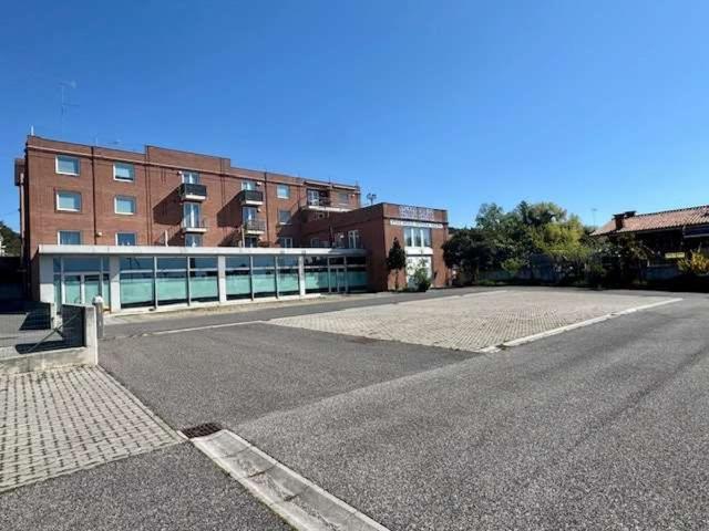 Ufficio in vendita di 800 m² in Via Romana, 38