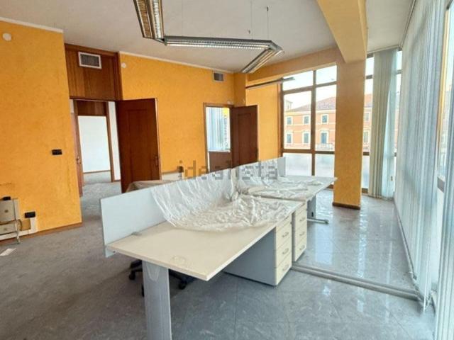 Ufficio in vendita di 80 m²