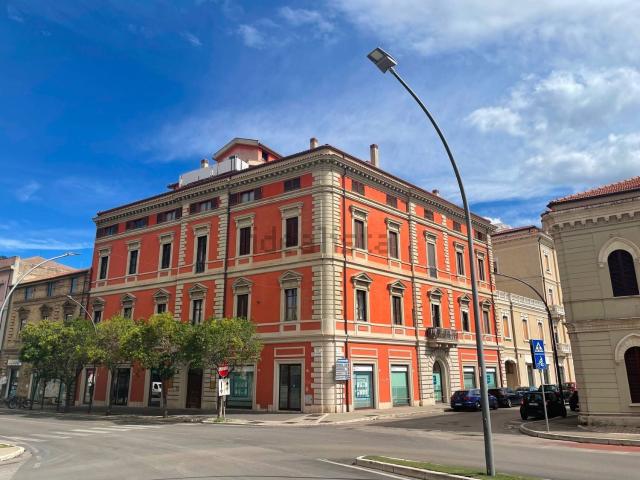 Ufficio in vendita di 80 m² in Via Conte di Ruvo