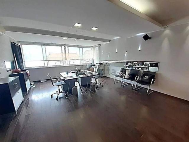 Ufficio in vendita di 80 m² in Via Canada, 3