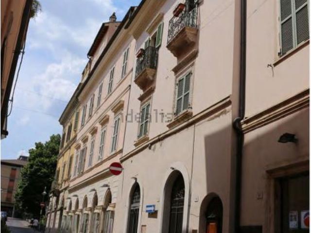 Ufficio in vendita di 80 m² in Via Giuseppe Garibaldi, 89