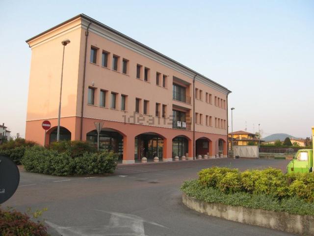 Ufficio in vendita di 80 m² in Via Euganea, 148
